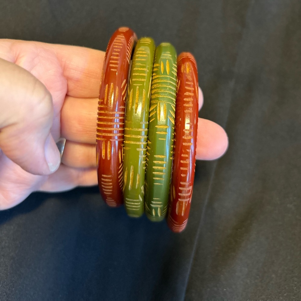 Vintage Carved Bakelite Matching Set - Chestnut and Green